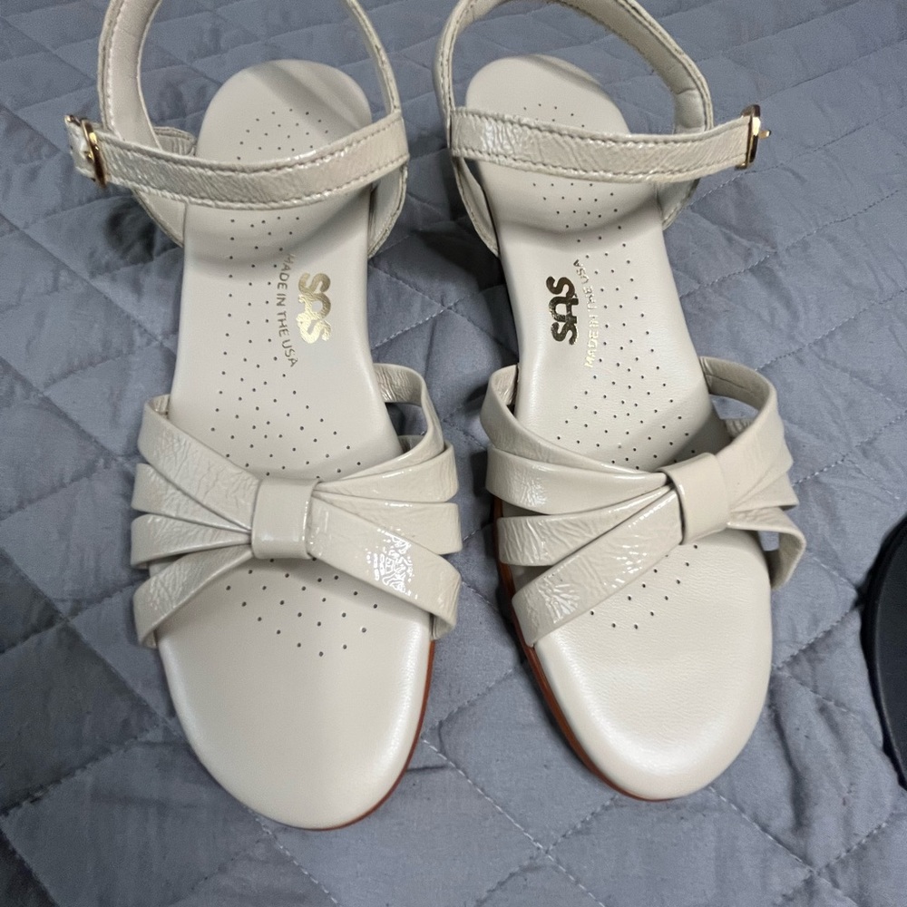 SAS Women's Classic Cream Sandals
